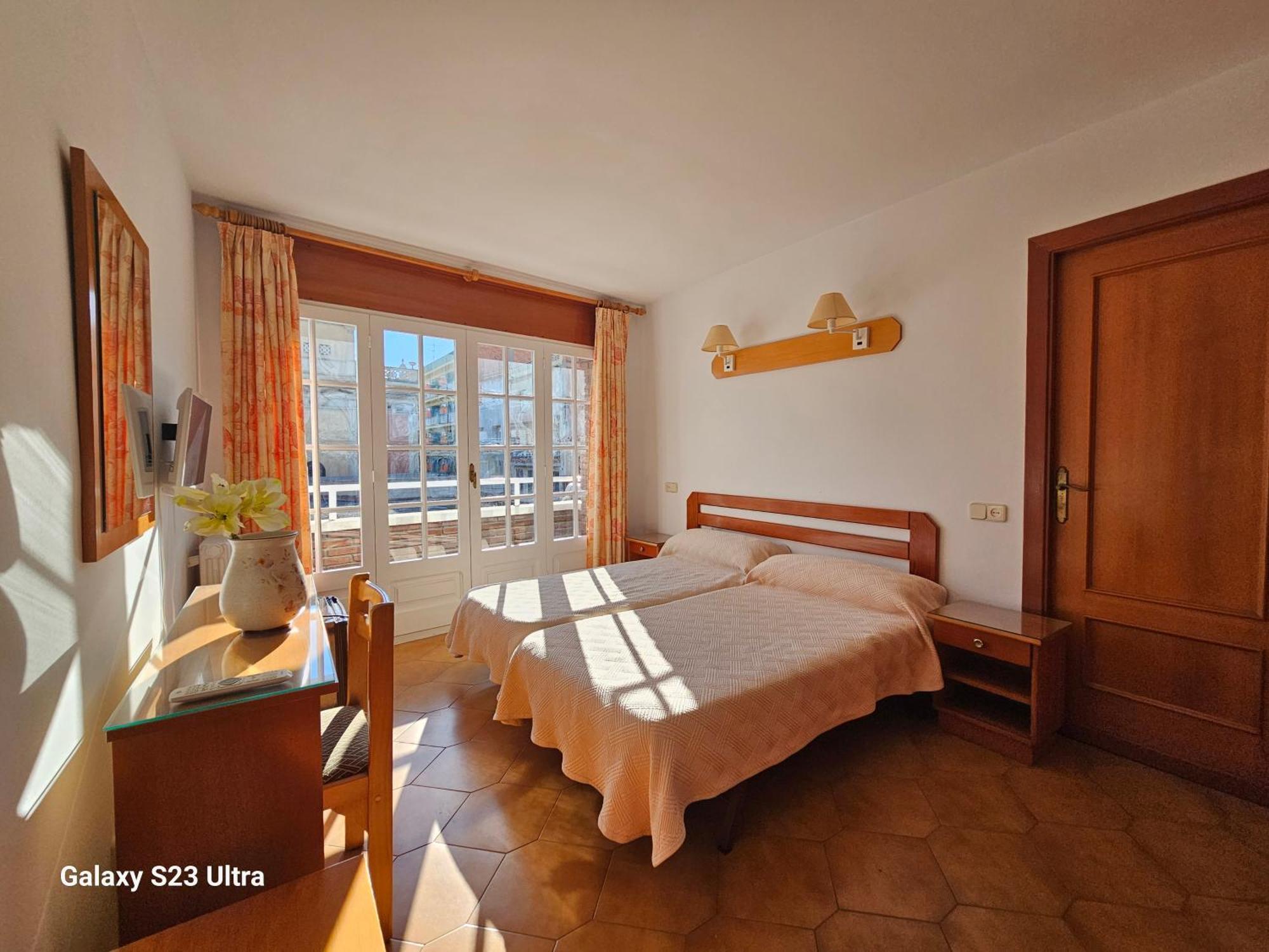 Hotel Blue Spot Malgrat de Mar Buitenkant foto
