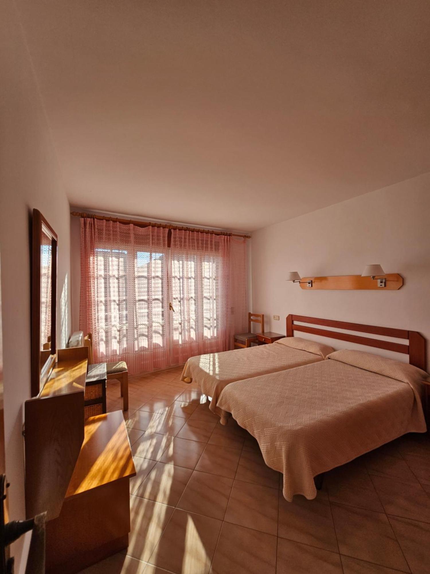 Hotel Blue Spot Malgrat de Mar Buitenkant foto